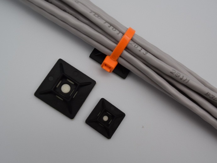 粘式（shì）束线固定座