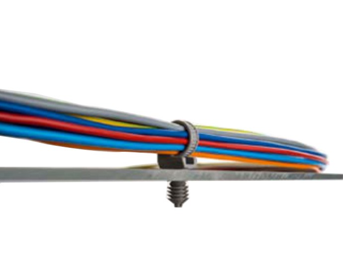 插入嵌板后防止电线束扭转的椭（tuǒ）圆孔专用